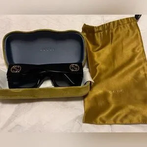 Gucci Black Sunglasses with Gold Lining Gucci | Accessories | Gucci Black Sunglasses With Gold  main image 4
